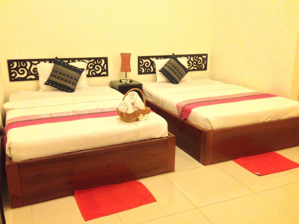 New Season Riverside Hotel Phnom Penh Room photo