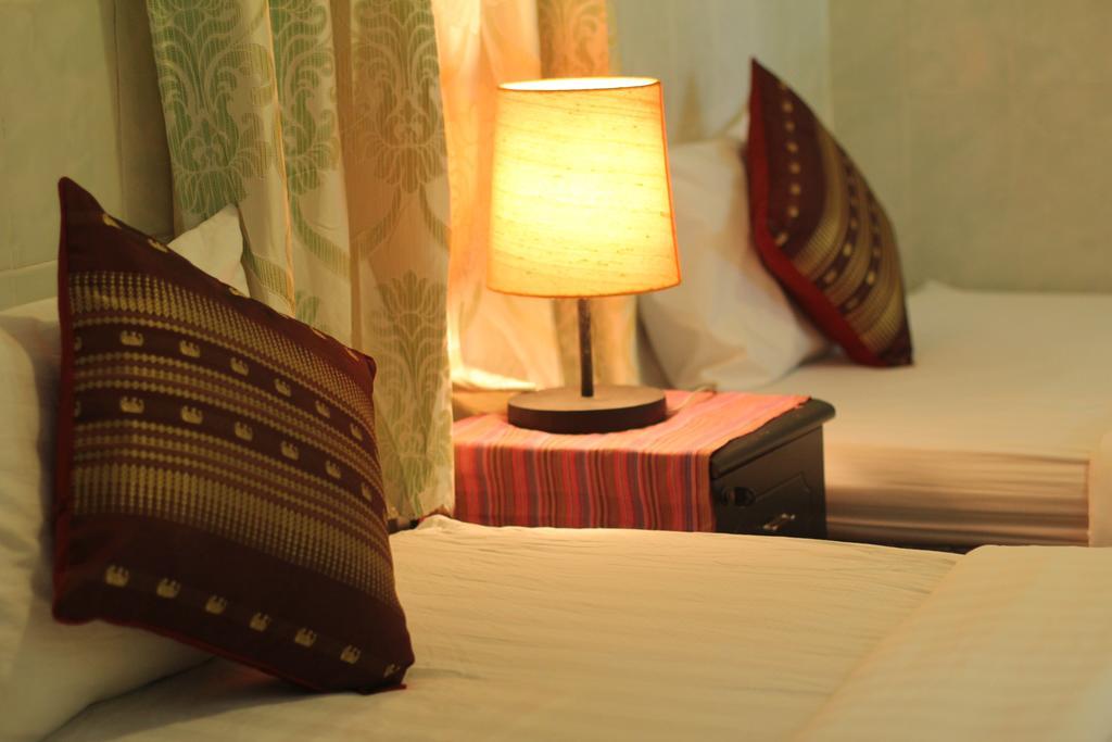 New Season Riverside Hotel Phnom Penh Room photo